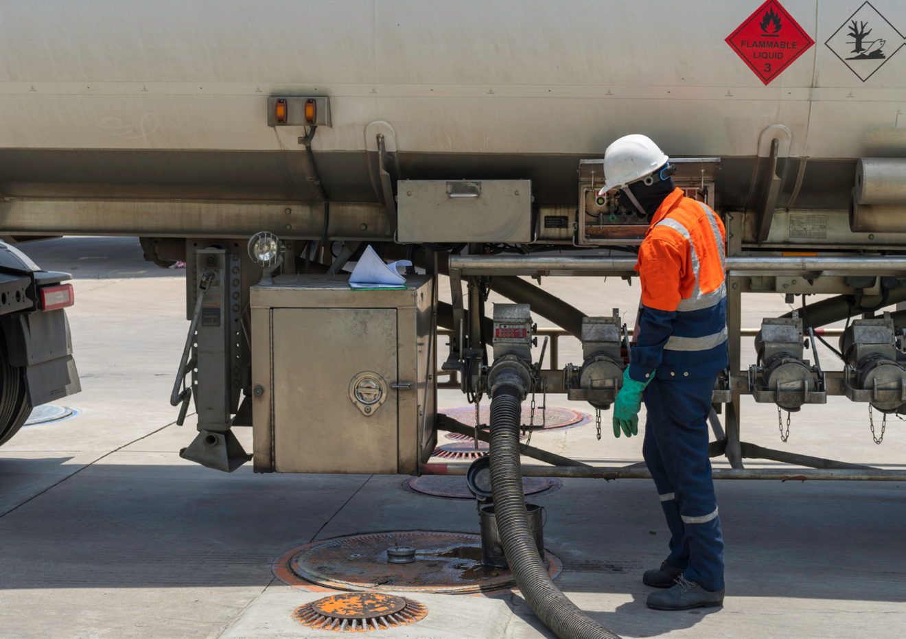 Gas delivery Station. Где хранят топливо на АЗС. Gas Safety. Где хранится бензин в машине.